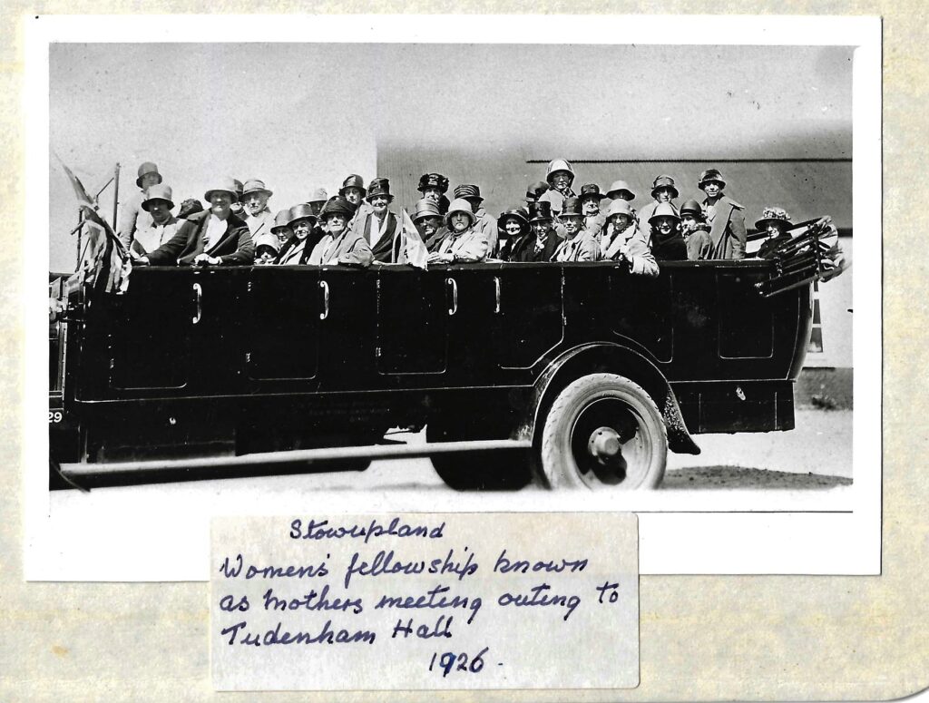 1926 photo of a charabanc outing